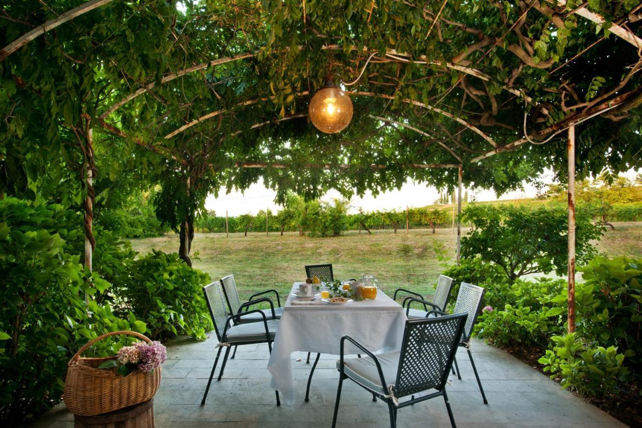 Agriturismo Tra Le Vigne 부트리오 외부 사진